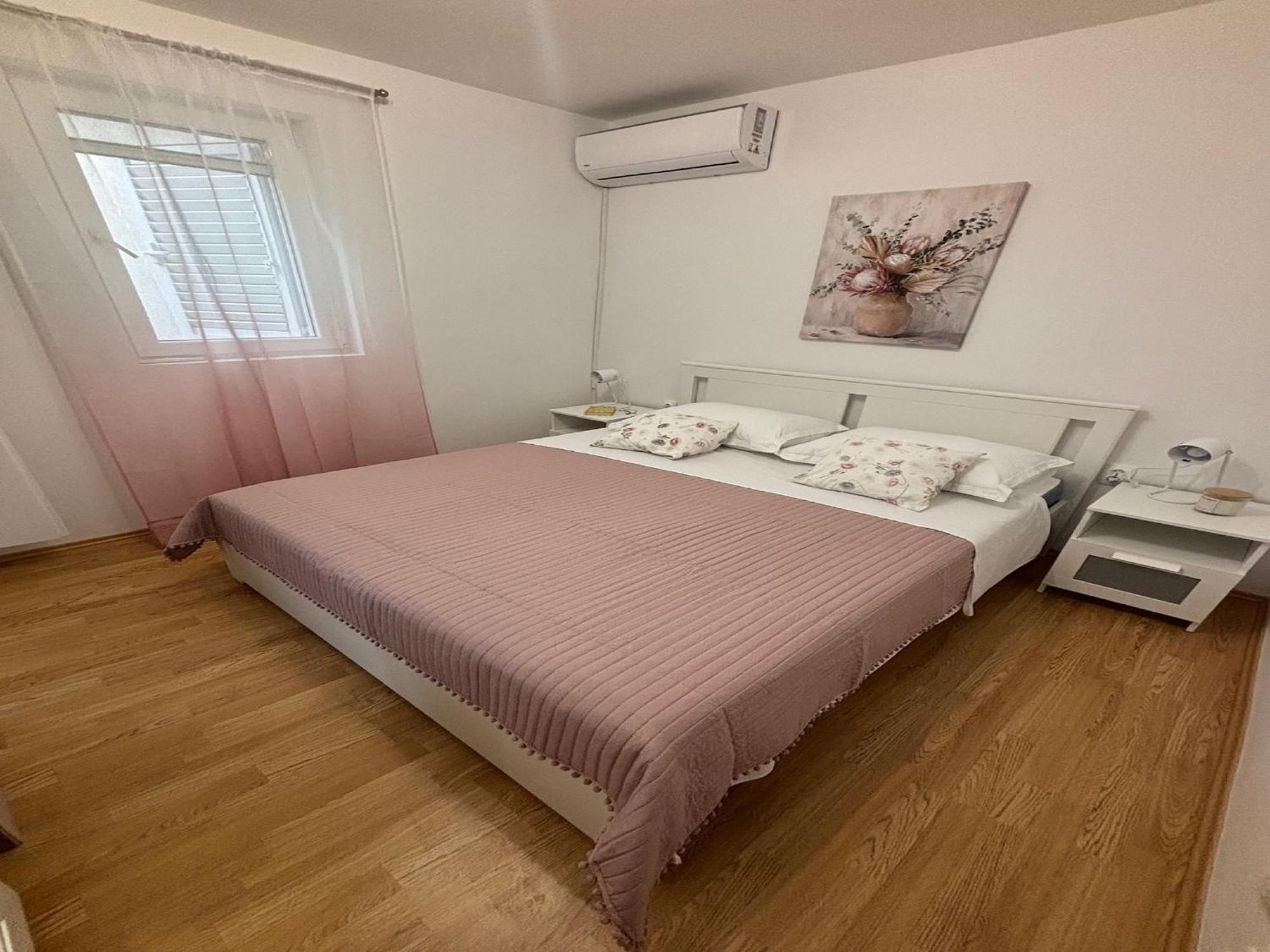Vela - Classic One Bedroom *